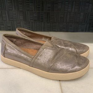 Toms slip on shoes